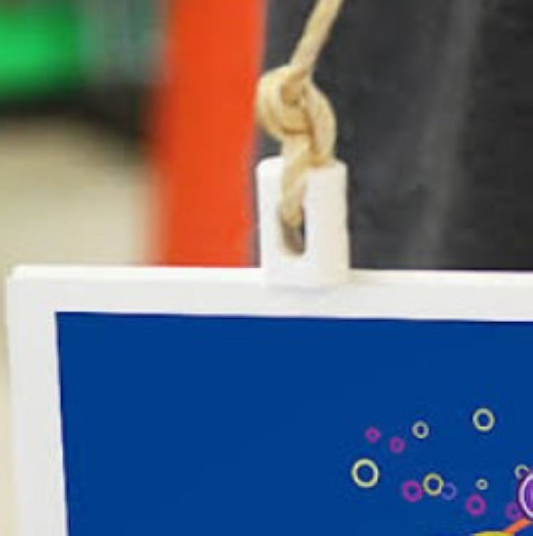 Twist N Hook Foamboard TH100W – Foam Board Hanging Hooks (100 Pack, White)