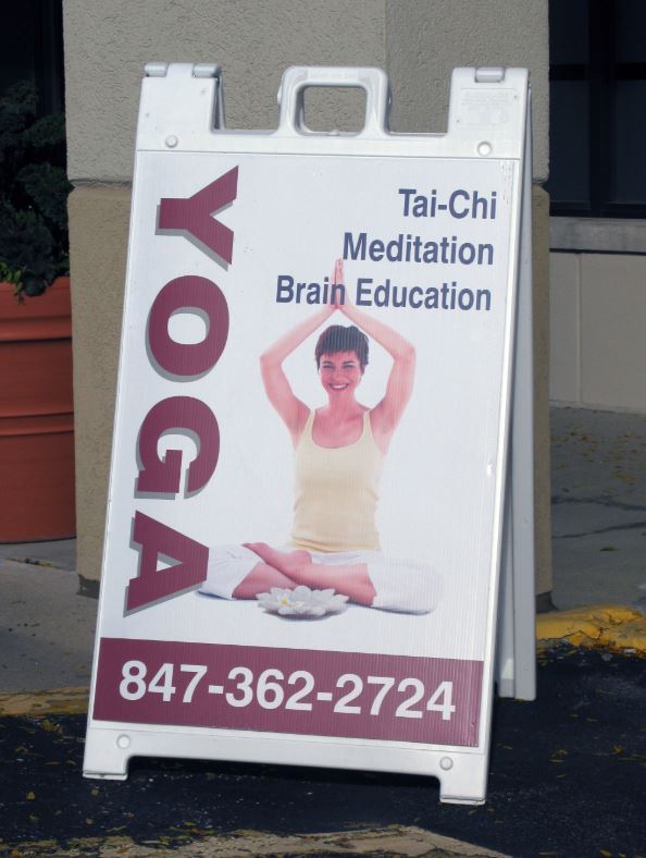 SIGNICADE 130-W Plastic A-Frame Sidewalk Sign